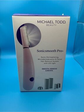Michael Todd Beauty Sonicsmooth Pro+ Facial Dermaplaning Tool in Light Pink